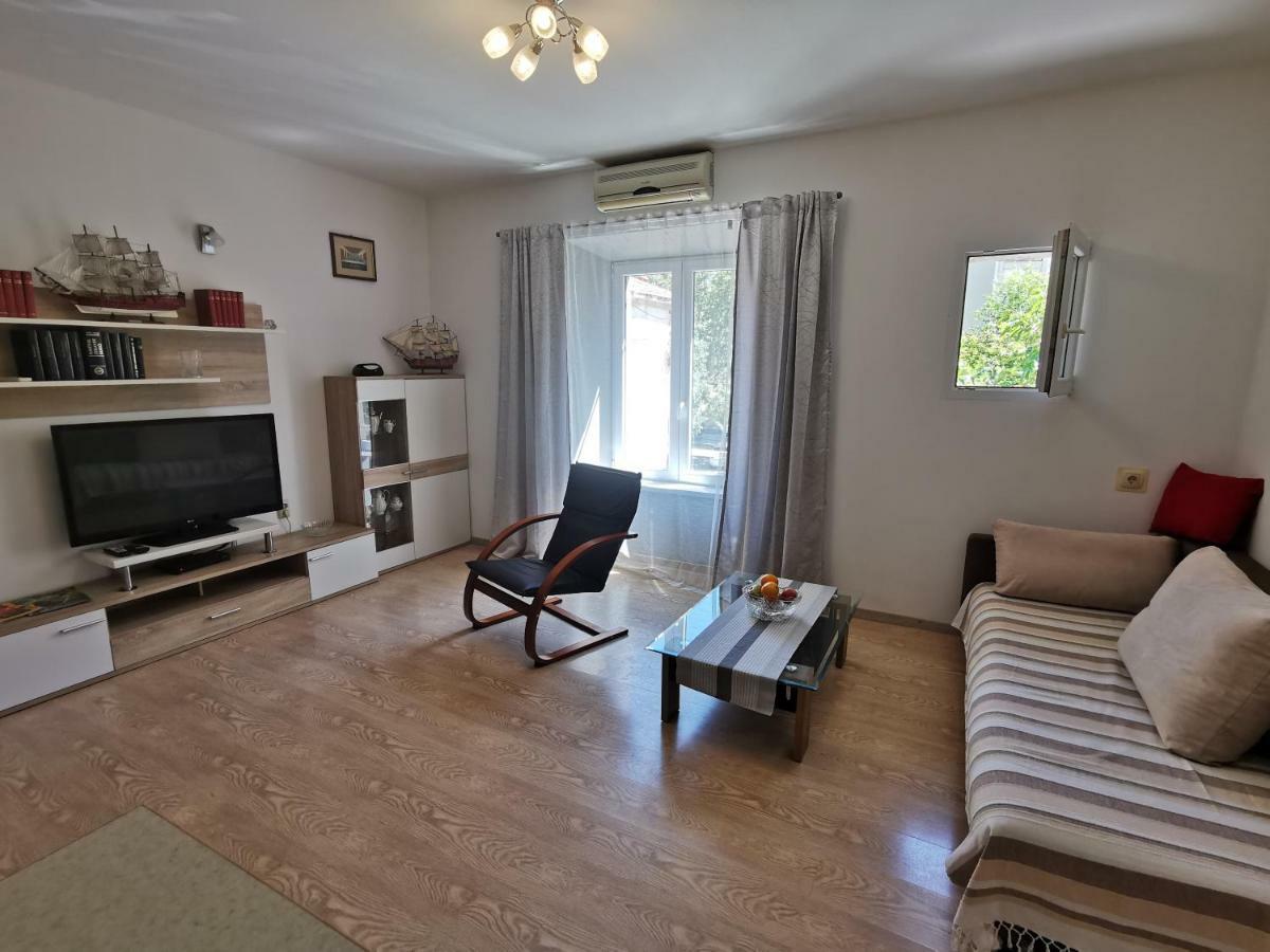 Big And Spacious Apartment In The Heart Of Omiš Екстериор снимка