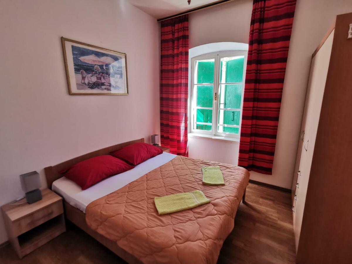 Big And Spacious Apartment In The Heart Of Omiš Екстериор снимка