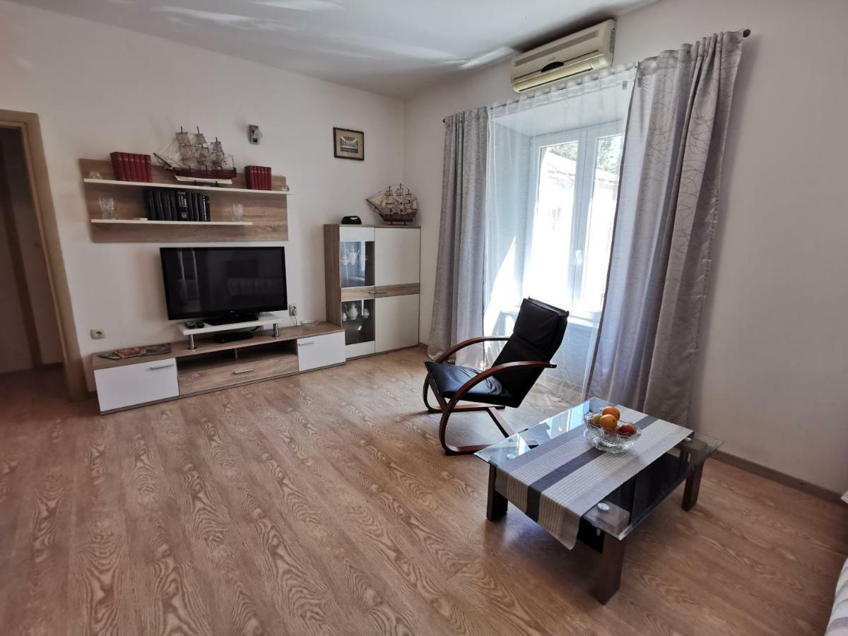 Big And Spacious Apartment In The Heart Of Omiš Екстериор снимка